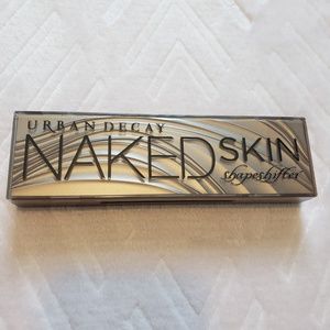 NWT Urban Decay Contour/Highlight Palette